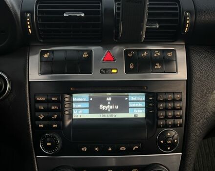 Чорний Мерседес Ц-Клас, об'ємом двигуна 1.8 л та пробігом 165 тис. км за 7500 $, фото 17 на Automoto.ua