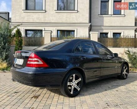Черный Мерседес Ц-Класс, объемом двигателя 1.8 л и пробегом 225 тыс. км за 6000 $, фото 22 на Automoto.ua