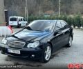 Черный Мерседес Ц-Класс, объемом двигателя 3 л и пробегом 250 тыс. км за 7000 $, фото 1 на Automoto.ua