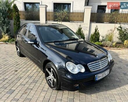 Черный Мерседес Ц-Класс, объемом двигателя 1.8 л и пробегом 225 тыс. км за 6000 $, фото 3 на Automoto.ua