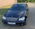 Чорний Мерседес Ц-Клас, об'ємом двигуна 2.15 л та пробігом 310 тис. км за 7300 $, фото 16 на Automoto.ua