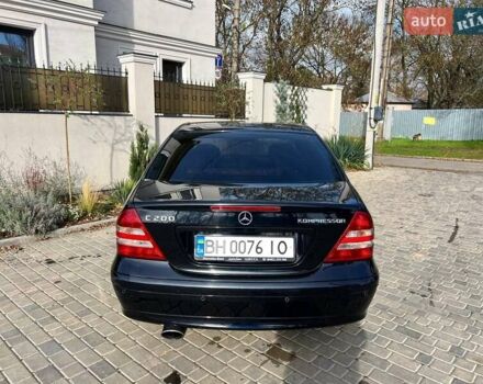 Черный Мерседес Ц-Класс, объемом двигателя 1.8 л и пробегом 225 тыс. км за 6000 $, фото 26 на Automoto.ua
