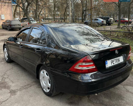 Черный Мерседес Ц-Класс, объемом двигателя 1.8 л и пробегом 220 тыс. км за 5333 $, фото 7 на Automoto.ua