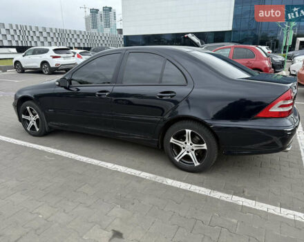 Чорний Мерседес Ц-Клас, об'ємом двигуна 1.8 л та пробігом 217 тис. км за 6800 $, фото 18 на Automoto.ua