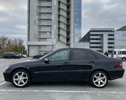 Черный Мерседес Ц-Класс, объемом двигателя 1.8 л и пробегом 381 тыс. км за 8300 $, фото 9 на Automoto.ua