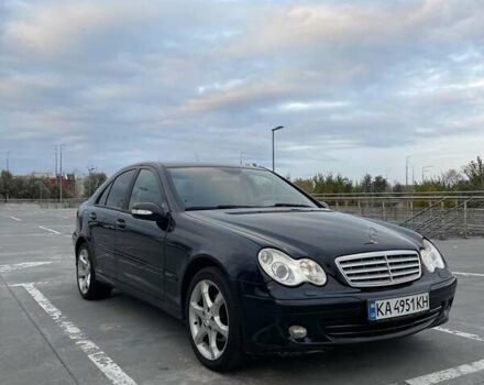 Черный Мерседес Ц-Класс, объемом двигателя 1.8 л и пробегом 381 тыс. км за 8300 $, фото 4 на Automoto.ua
