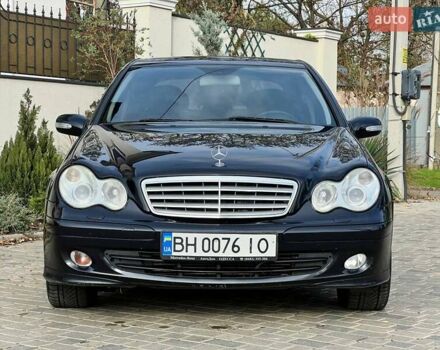 Черный Мерседес Ц-Класс, объемом двигателя 1.8 л и пробегом 225 тыс. км за 6000 $, фото 8 на Automoto.ua