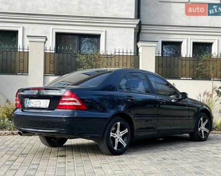 Черный Мерседес Ц-Класс, объемом двигателя 1.8 л и пробегом 225 тыс. км за 6000 $, фото 24 на Automoto.ua