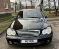 Черный Мерседес Ц-Класс, объемом двигателя 1.8 л и пробегом 220 тыс. км за 5333 $, фото 1 на Automoto.ua