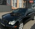Чорний Мерседес Ц-Клас, об'ємом двигуна 3 л та пробігом 170 тис. км за 6500 $, фото 1 на Automoto.ua