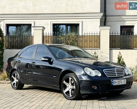 Черный Мерседес Ц-Класс, объемом двигателя 1.8 л и пробегом 225 тыс. км за 6000 $, фото 7 на Automoto.ua