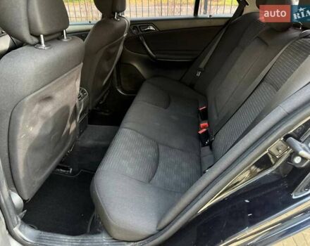 Черный Мерседес Ц-Класс, объемом двигателя 1.8 л и пробегом 225 тыс. км за 6000 $, фото 12 на Automoto.ua