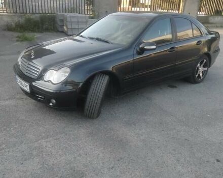 Черный Мерседес Ц-Класс, объемом двигателя 2.1 л и пробегом 275 тыс. км за 6350 $, фото 9 на Automoto.ua