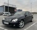 Черный Мерседес Ц-Класс, объемом двигателя 1.8 л и пробегом 381 тыс. км за 8300 $, фото 1 на Automoto.ua
