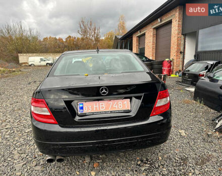 Чорний Мерседес Ц-Клас, об'ємом двигуна 2.2 л та пробігом 350 тис. км за 8900 $, фото 3 на Automoto.ua