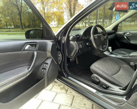 Мерседес Ц-Клас 2007 у Рівному на Automoto.ua Чорний Мерседес Ц-Клас, об'ємом двигуна 1.8 л та пробігом 197 тис. км за 6099 $, фото 12 на Automoto.ua