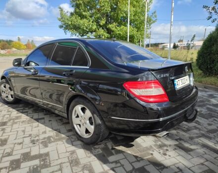 Черный Мерседес Ц-Класс, объемом двигателя 2.1 л и пробегом 340 тыс. км за 8100 $, фото 4 на Automoto.ua