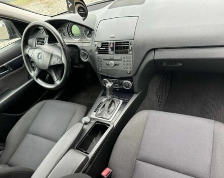 Чорний Мерседес Ц-Клас, об'ємом двигуна 2.2 л та пробігом 350 тис. км за 9100 $, фото 13 на Automoto.ua