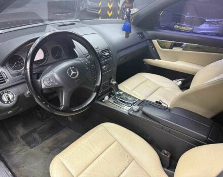 Черный Мерседес Ц-Класс, объемом двигателя 3 л и пробегом 240 тыс. км за 9800 $, фото 7 на Automoto.ua