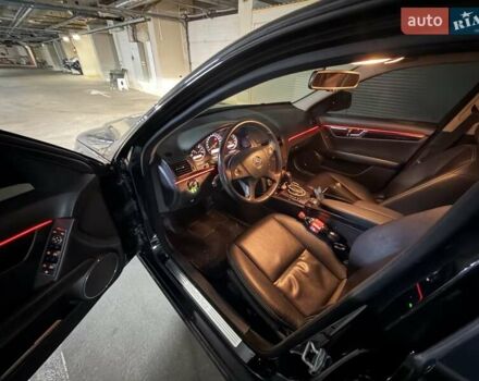 Чорний Мерседес Ц-Клас, об'ємом двигуна 1.8 л та пробігом 176 тис. км за 8999 $, фото 8 на Automoto.ua