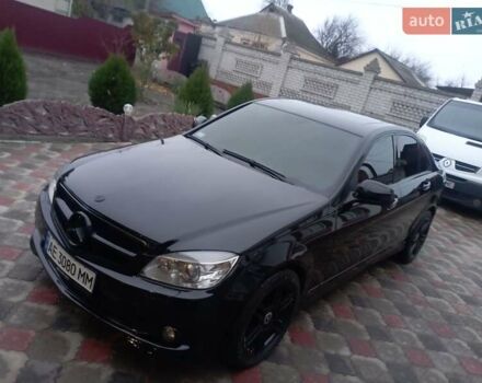 Черный Мерседес Ц-Класс, объемом двигателя 3.5 л и пробегом 158 тыс. км за 10300 $, фото 2 на Automoto.ua
