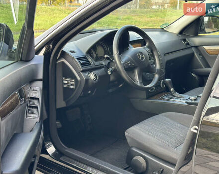 Мерседес Ц-Клас 2007 у Старокостянтинів на Automoto.ua Чорний Мерседес Ц-Клас, об'ємом двигуна 1.8 л та пробігом 220 тис. км за 8350 $, фото 13 на Automoto.ua