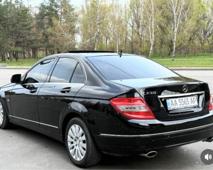 Черный Мерседес Ц-Класс, объемом двигателя 2.5 л и пробегом 222 тыс. км за 8300 $, фото 2 на Automoto.ua