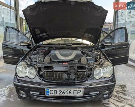 Чорний Мерседес Ц-Клас, об'ємом двигуна 3 л та пробігом 218 тис. км за 6600 $, фото 15 на Automoto.ua