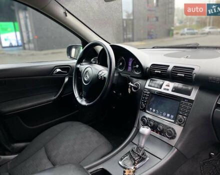 Чорний Мерседес Ц-Клас, об'ємом двигуна 1.8 л та пробігом 260 тис. км за 6500 $, фото 23 на Automoto.ua