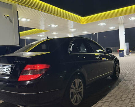Черный Мерседес Ц-Класс, объемом двигателя 3 л и пробегом 217 тыс. км за 10800 $, фото 7 на Automoto.ua