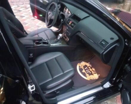 Черный Мерседес Ц-Класс, объемом двигателя 3.5 л и пробегом 158 тыс. км за 10300 $, фото 16 на Automoto.ua