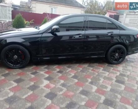 Черный Мерседес Ц-Класс, объемом двигателя 3.5 л и пробегом 158 тыс. км за 10300 $, фото 6 на Automoto.ua