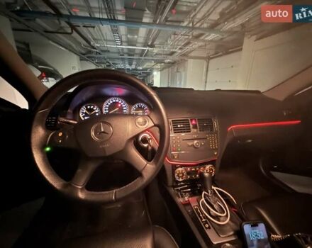 Чорний Мерседес Ц-Клас, об'ємом двигуна 1.8 л та пробігом 176 тис. км за 8999 $, фото 7 на Automoto.ua