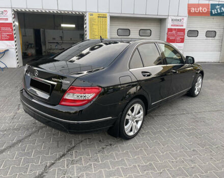 Черный Мерседес Ц-Класс, объемом двигателя 1.8 л и пробегом 32 тыс. км за 20000 $, фото 4 на Automoto.ua