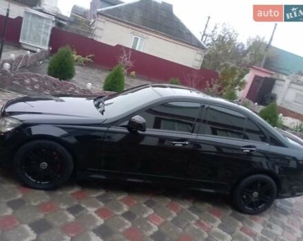 Черный Мерседес Ц-Класс, объемом двигателя 3.5 л и пробегом 158 тыс. км за 10300 $, фото 7 на Automoto.ua