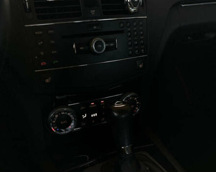 Чорний Мерседес Ц-Клас, об'ємом двигуна 1.8 л та пробігом 156 тис. км за 9499 $, фото 11 на Automoto.ua