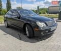Чорний Мерседес Ц-Клас, об'ємом двигуна 3 л та пробігом 218 тис. км за 6600 $, фото 1 на Automoto.ua