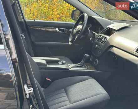 Мерседес Ц-Клас 2007 у Старокостянтинів на Automoto.ua Чорний Мерседес Ц-Клас, об'ємом двигуна 1.8 л та пробігом 220 тис. км за 8350 $, фото 18 на Automoto.ua