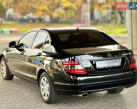Чорний Мерседес Ц-Клас, об'ємом двигуна 1.8 л та пробігом 156 тис. км за 9499 $, фото 5 на Automoto.ua