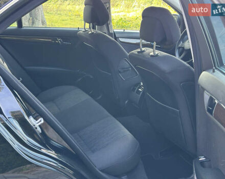 Мерседес Ц-Клас 2007 у Старокостянтинів на Automoto.ua Чорний Мерседес Ц-Клас, об'ємом двигуна 1.8 л та пробігом 220 тис. км за 8350 $, фото 24 на Automoto.ua