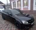 Черный Мерседес Ц-Класс, объемом двигателя 3.5 л и пробегом 158 тыс. км за 10300 $, фото 1 на Automoto.ua