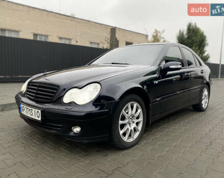 Черный Мерседес Ц-Класс, объемом двигателя 1.8 л и пробегом 260 тыс. км за 6900 $, фото 1 на Automoto.ua