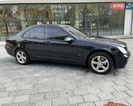 Мерседес Ц-Клас 2007 у Рівному на Automoto.ua Чорний Мерседес Ц-Клас, об'ємом двигуна 1.8 л та пробігом 197 тис. км за 6099 $, фото 5 на Automoto.ua