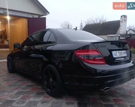 Черный Мерседес Ц-Класс, объемом двигателя 3.5 л и пробегом 158 тыс. км за 10300 $, фото 11 на Automoto.ua