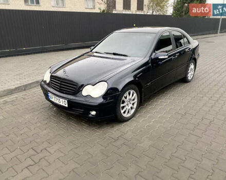Черный Мерседес Ц-Класс, объемом двигателя 1.8 л и пробегом 260 тыс. км за 6900 $, фото 2 на Automoto.ua