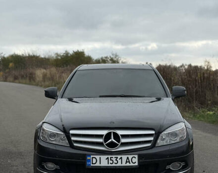 Чорний Мерседес Ц-Клас, об'ємом двигуна 2.99 л та пробігом 325 тис. км за 9999 $, фото 1 на Automoto.ua