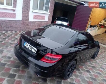 Черный Мерседес Ц-Класс, объемом двигателя 3.5 л и пробегом 158 тыс. км за 10300 $, фото 12 на Automoto.ua