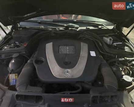 Черный Мерседес Ц-Класс, объемом двигателя 3 л и пробегом 217 тыс. км за 10800 $, фото 5 на Automoto.ua