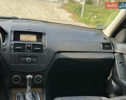 Мерседес Ц-Клас 2007 у Старокостянтинів на Automoto.ua Чорний Мерседес Ц-Клас, об'ємом двигуна 1.8 л та пробігом 220 тис. км за 8350 $, фото 23 на Automoto.ua