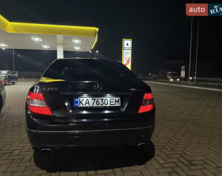 Черный Мерседес Ц-Класс, объемом двигателя 3 л и пробегом 217 тыс. км за 10800 $, фото 12 на Automoto.ua